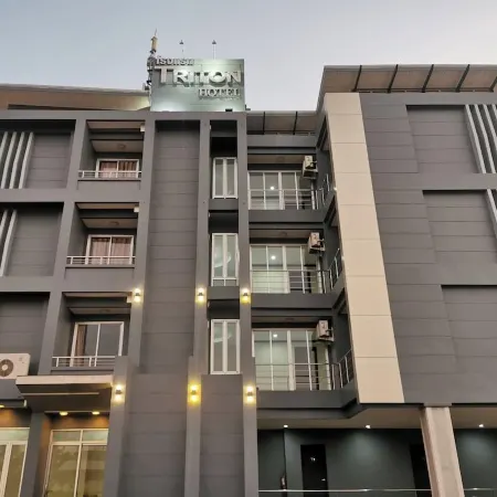 Triton Hotel Nakhonratchasima Отели рядом с достопримечательностью «Школа Ратчасима-Виттхаялай»