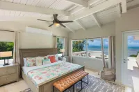 Oceanfront 8-bedroom Villa with Pool, Fully Fenced for Privacy, Incredible Views Hotels in Zarzal