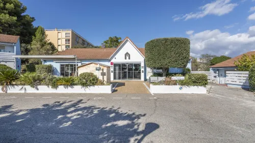 Campanile NATURE - Marseille Saint-Antoine Hotels in Bouches-du-Rhône