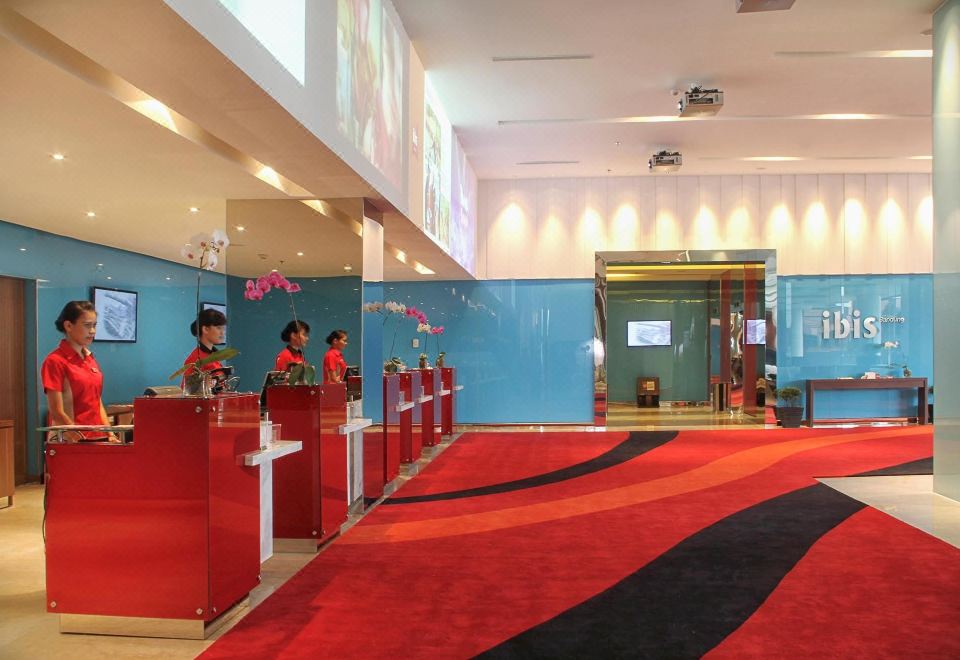 [이비스 반둥 트란스 스튜디오의 수영장 또는 스파 공간]