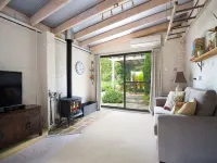 Little Haven Leura Cottage with Spa Bath and BBQ