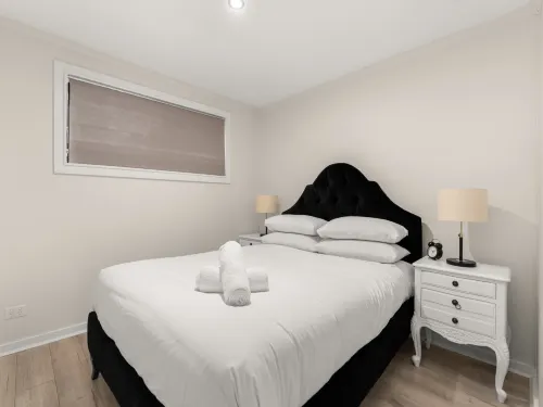 Bright 1-Bed Apartment with Garden Views
