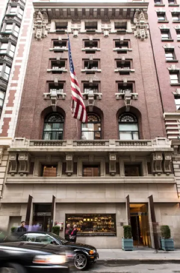 City Club Hotel Отели рядом с достопримечательностью «Рокфеллеровский центр»