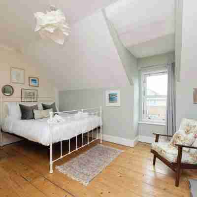 Characterful City Maisonette for 4 Rooms