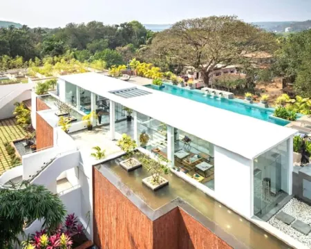 モダン 2bhk ウィズ プールアクセス 5km トゥ ココビーチ ネルールのホテル