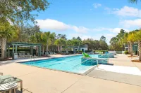 Short Walk to Beach Club, Close to Seaside 3Br Home & Carriage House Home - Pools