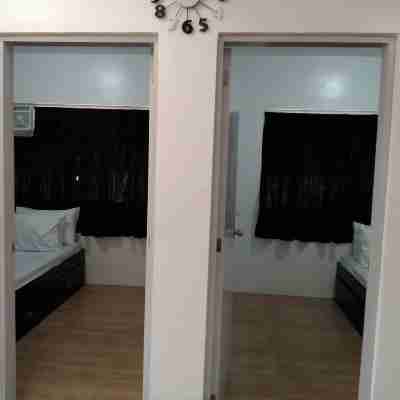 3 x 2BR each good for 12pax 3km to beach Rooms