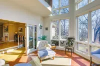Spacious and Secluded Madison Home Near Dtwn! - spa