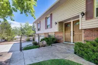 Hillside Place w/ Mountain Views ~ 8 Mi to Dtwn! - Apartments