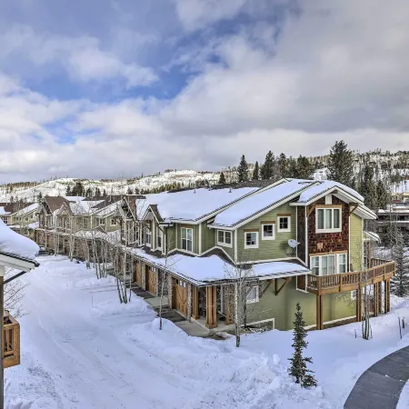 Newly Built Ski Condo w/ Hot Tub & Shuttle Access!