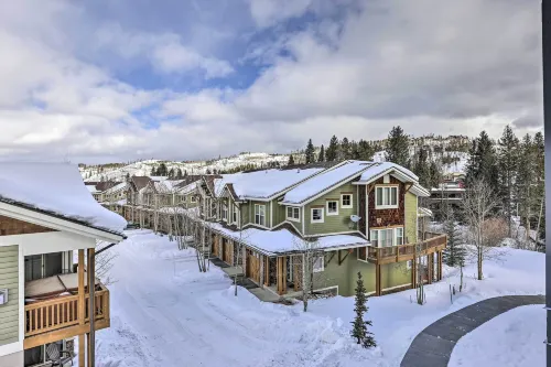 Newly Built Ski Condo w/ Hot Tub & Shuttle Access! - Balkoner