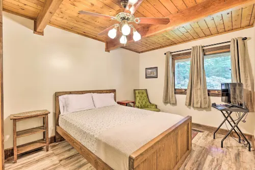 Quiet Max Meadows Cabin, 12 Acres of Property - Pet friendly