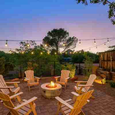 Uptown Sedona Luxury • 3 King Suites • Views • Hot Tub&Fire Pit • Walk to Dining Hotel Exterior