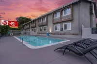 Best Western Plus Brookside Inn - Uima-altaat