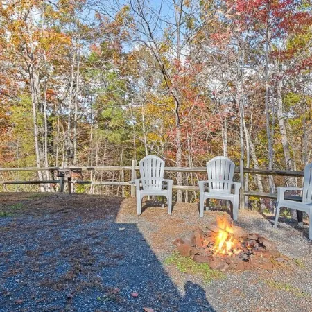 Beautiful Mountain Views with Covered Porch & Outdoor Fire Ring!