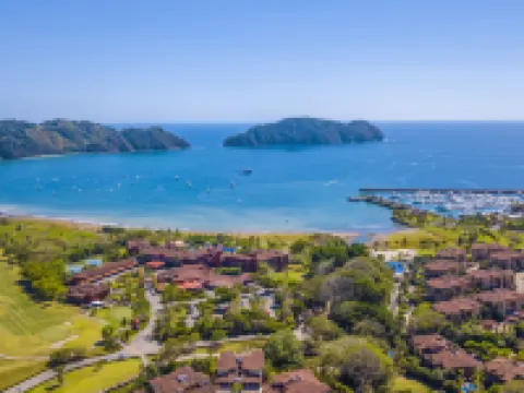 Colina 9E 2 bdr Garden View in Los Suenos エラドゥラのホテル