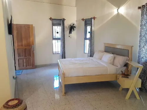 Gray Hideaway Resort Hotels in Buikwe