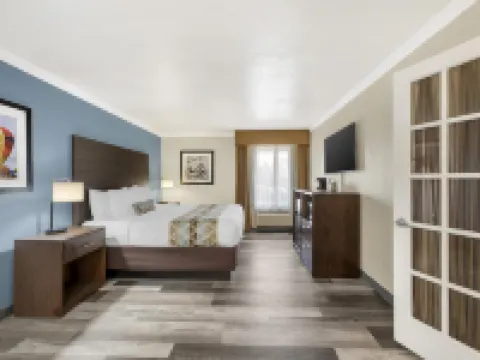 เบสท์เวสเทิร์นอินน์สวีทส์ โฮเทลแอนด์สวีทส์ สนามบินแอลบูเคอร์คี โรงแรมในแอลบูเคอร์คี