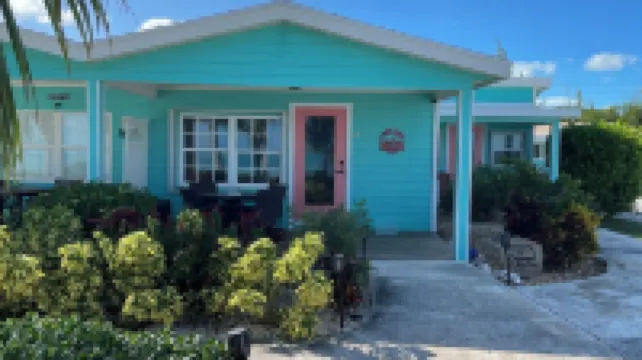 Exuma Sol - Stunning Views from this Oceanfront Beach Cottage Hoteles en 