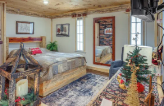 Walk to Current River: Ozarks Adventure Home!