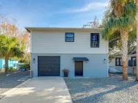 Waterfront Weeki Wachee Home w/ Dock & Game Room! Hotels in Hernando County