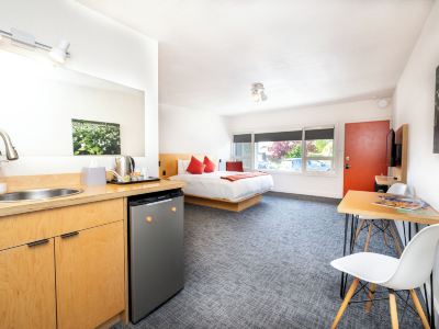 Heliotrope Hotel