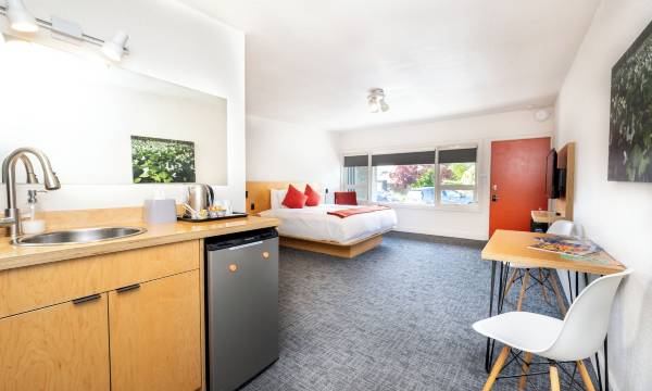 Heliotrope Hotel
