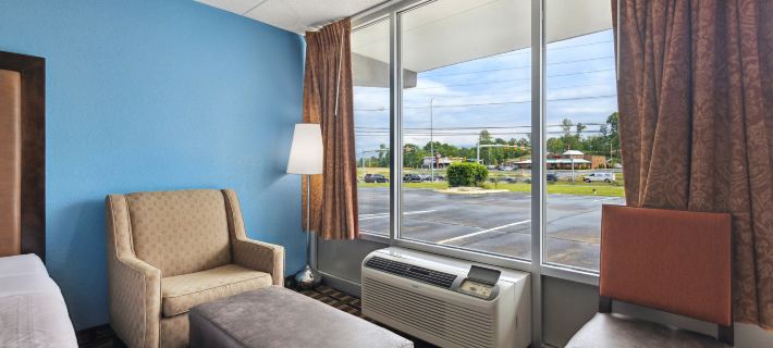 Relax Inn by OYO Greeneville Near Hwy US-321 Hotele w: Greene County