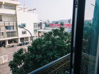 Golden Hotel Ha Noi Hotels near Long Bien