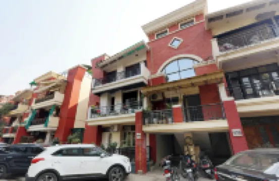 奢華 by Red Olive距離泰姬陵10分鐘三卧住宅