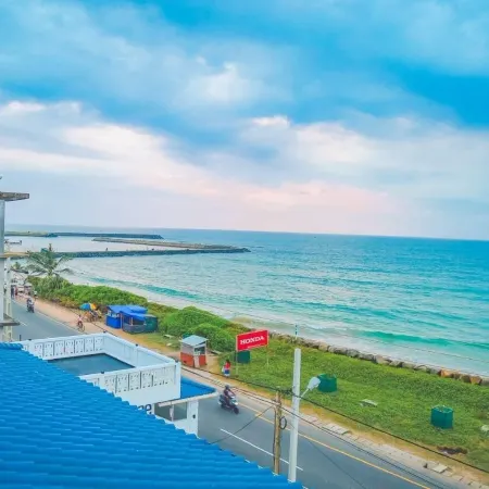 Hikka Ocean Resort