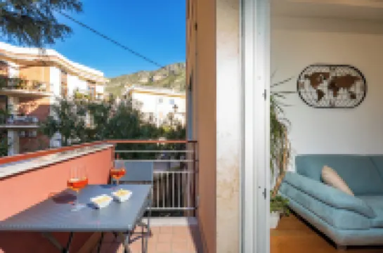 YourHome - Lady Lucy Holiday Home