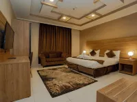 MG Crown Hotel 4 Các khách sạn gần Trung tâm thương mại Rashed