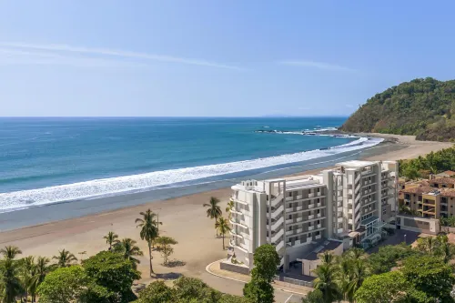 Clarita’s Beach Bar & Resort