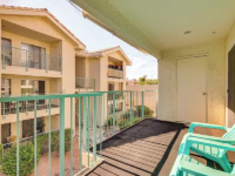 Community Pool and Gym Apt 5 Mi to Laughlin Casinos Hotels in Laughlin