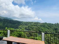 Gajah 12 Lake View Resort Hotels in Ternate