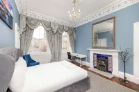 Stylish Southside Flat Near Old Town Hotels in Newington