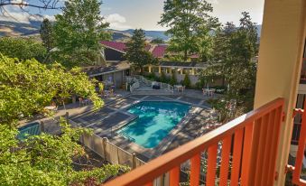 Ashland Hills Hotel & Suites