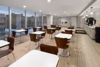 Super 8 by Wyndham Bronx Near Stadium - 2-Star