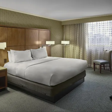 DoubleTree by Hilton Akron Fairlawn
