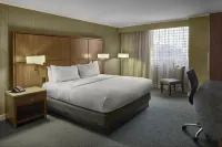 DoubleTree by Hilton Akron Fairlawn