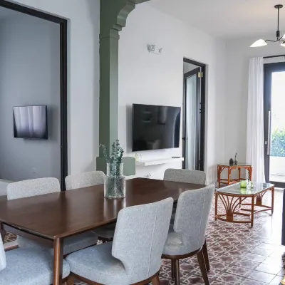 Patio Elba Boutique Hotel Hotels near Sagrado Corazon Station