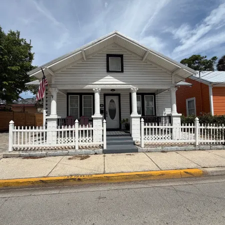 Pet -friendly Home Walking Distance to Down St Augustine