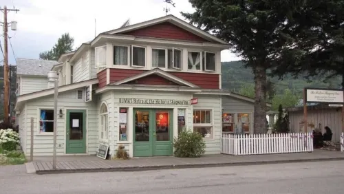 Historic Skagway Inn - bar