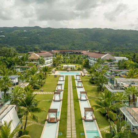 2br Apt 5 Guests Balcony With Pool View