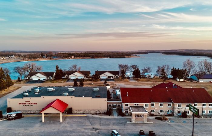 American Inn & Suites