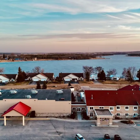 American Inn & Suites