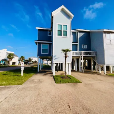 Saltwater Solace, For 8 Hotels near West End