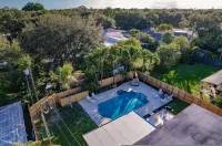 Fox Lagoon Pool Spa Villa 6BD Luxury Stay - Private Pools