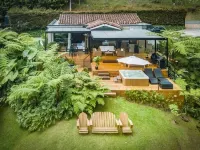 Amazing Private Jacuzzi Juanitolaguna Luxury House Hotels in Retiro